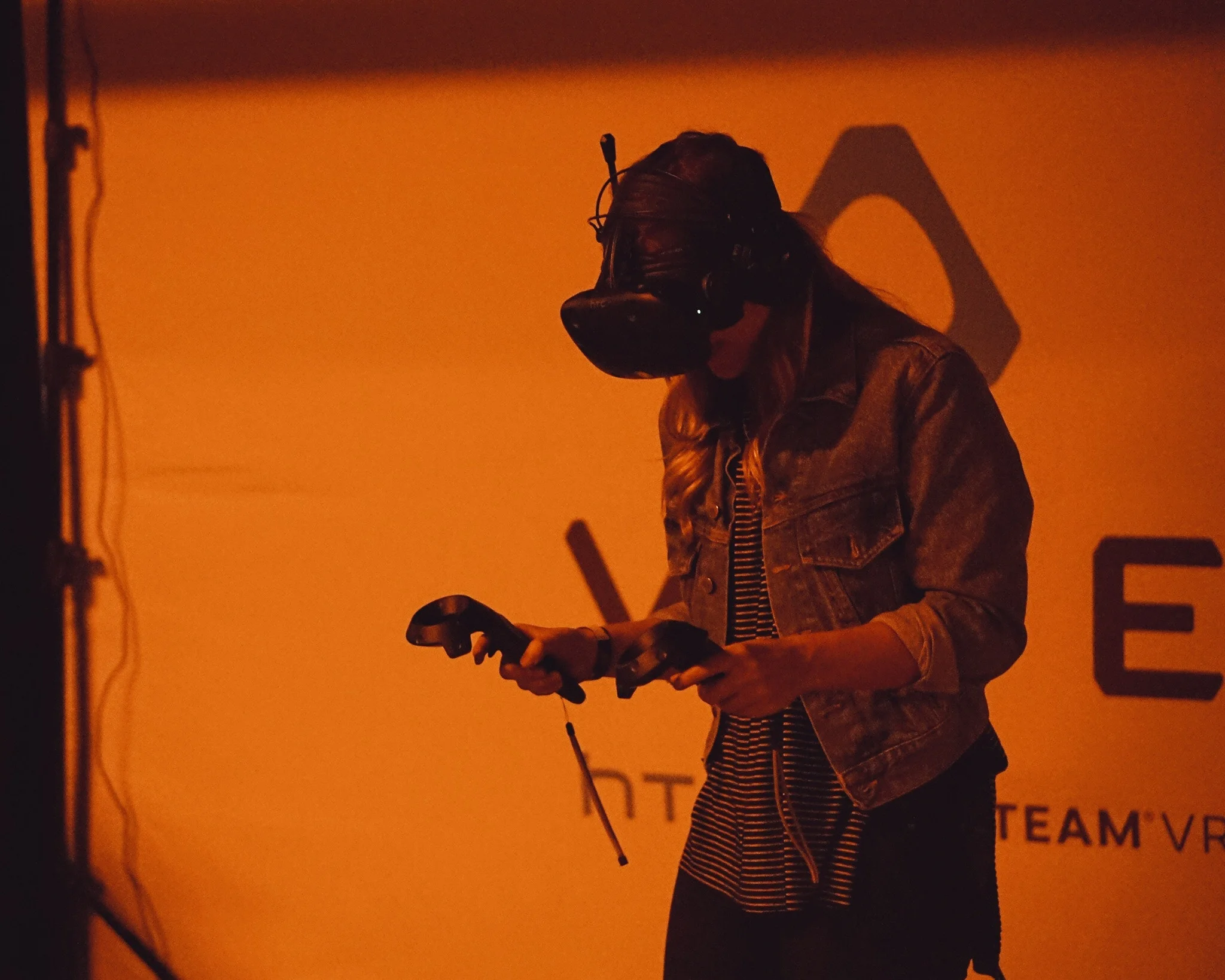 Atmospheric image exploring immersive technology